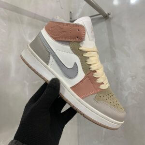 https://luxurytagstore.com/wp-content/uploads/2025/02/Air-Jordon-1-Milan-for-her-3.jpeg